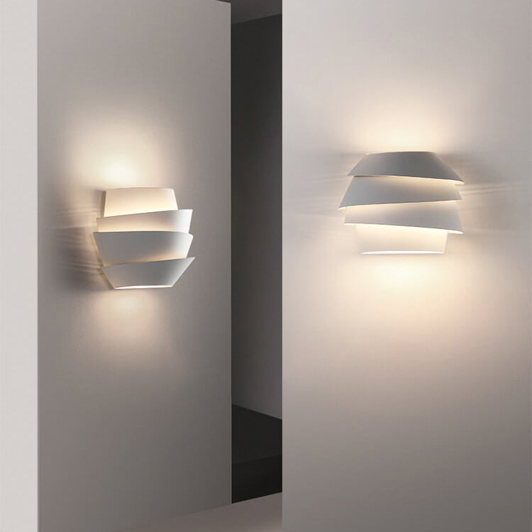 ShineLux - Moderne Wandlamp met Dubbele Lichtpunten van IJzer