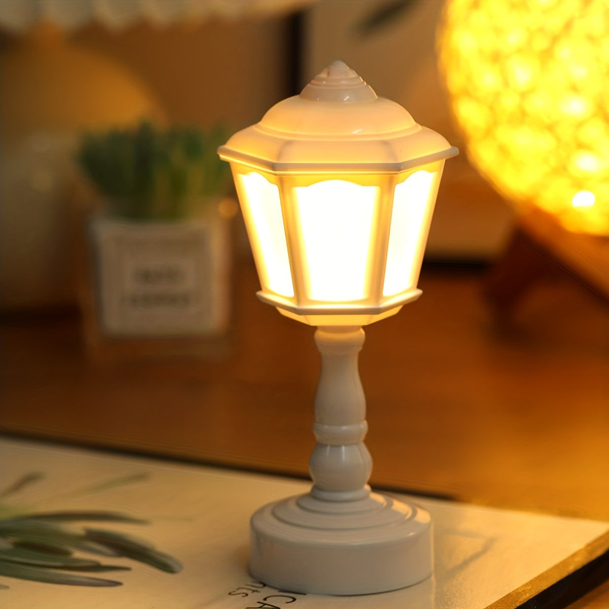 RetroGlow Lamp - Kleine LED Tafellamp Straatlantaarn