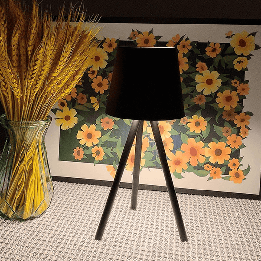 AdjustaLite - Elegante Verstelbare Tafellamp met Draadloze Oplaadfunctie