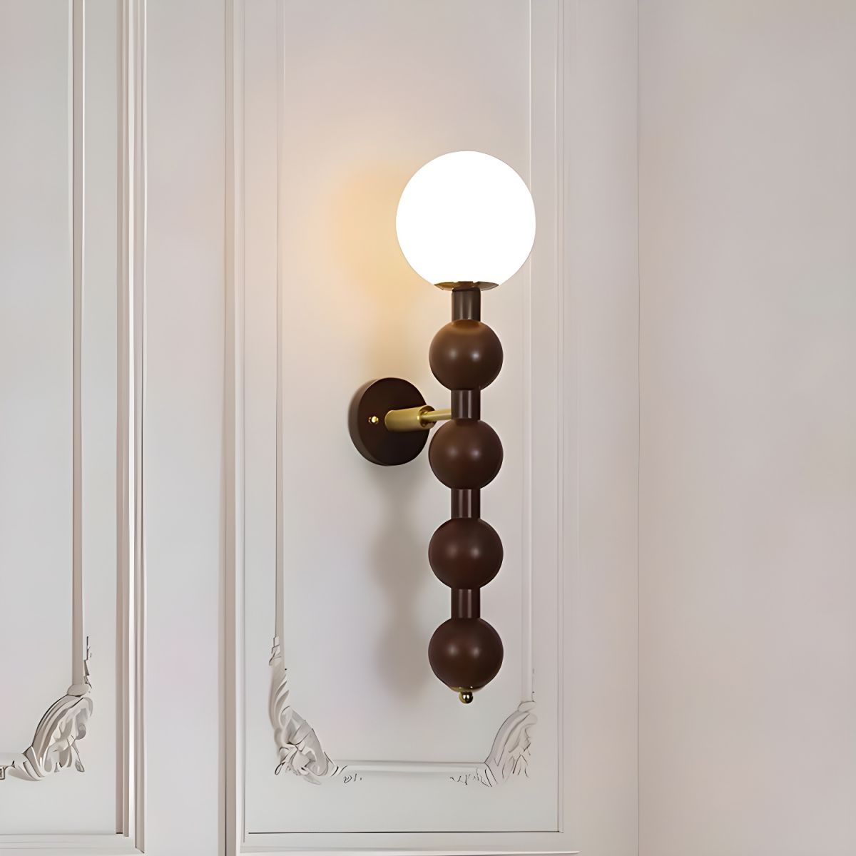 LumenSphere - Luxe Metalen Wandlamp met Bollen