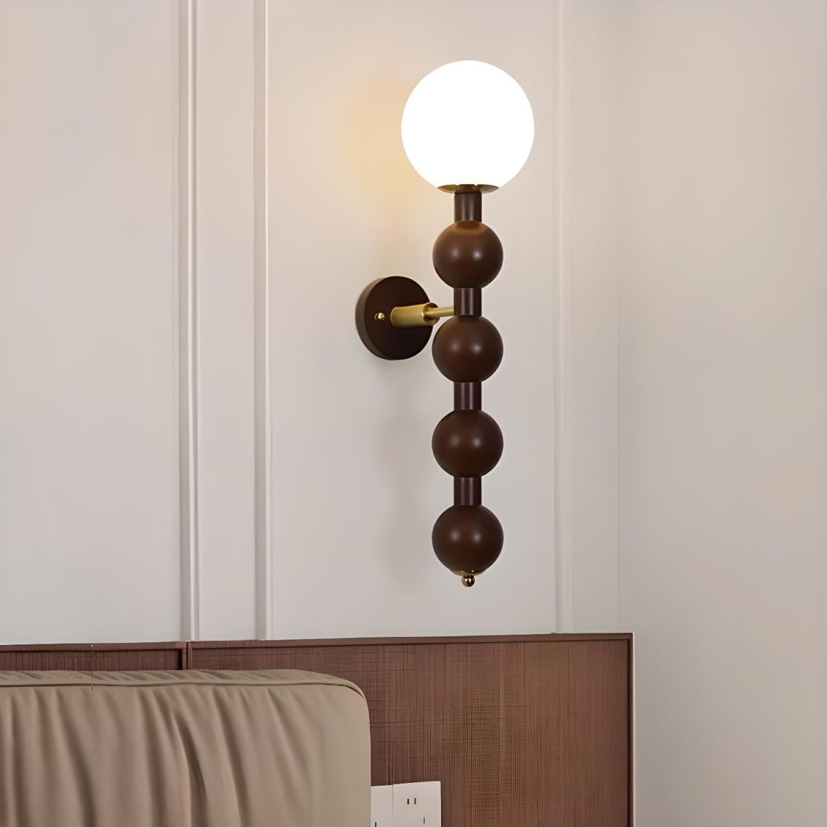 LumenSphere - Luxe Metalen Wandlamp met Bollen