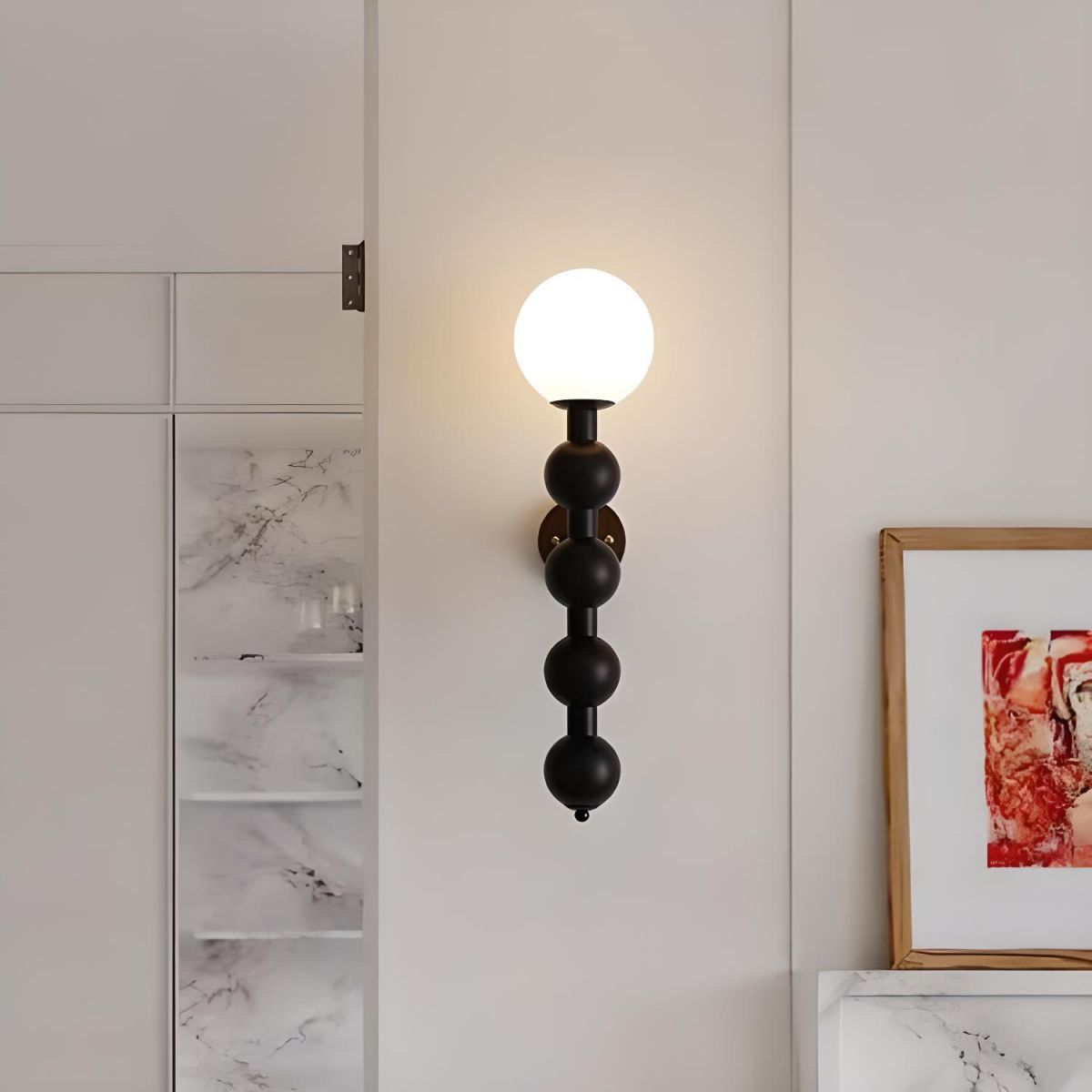 LumenSphere - Luxe Metalen Wandlamp met Bollen
