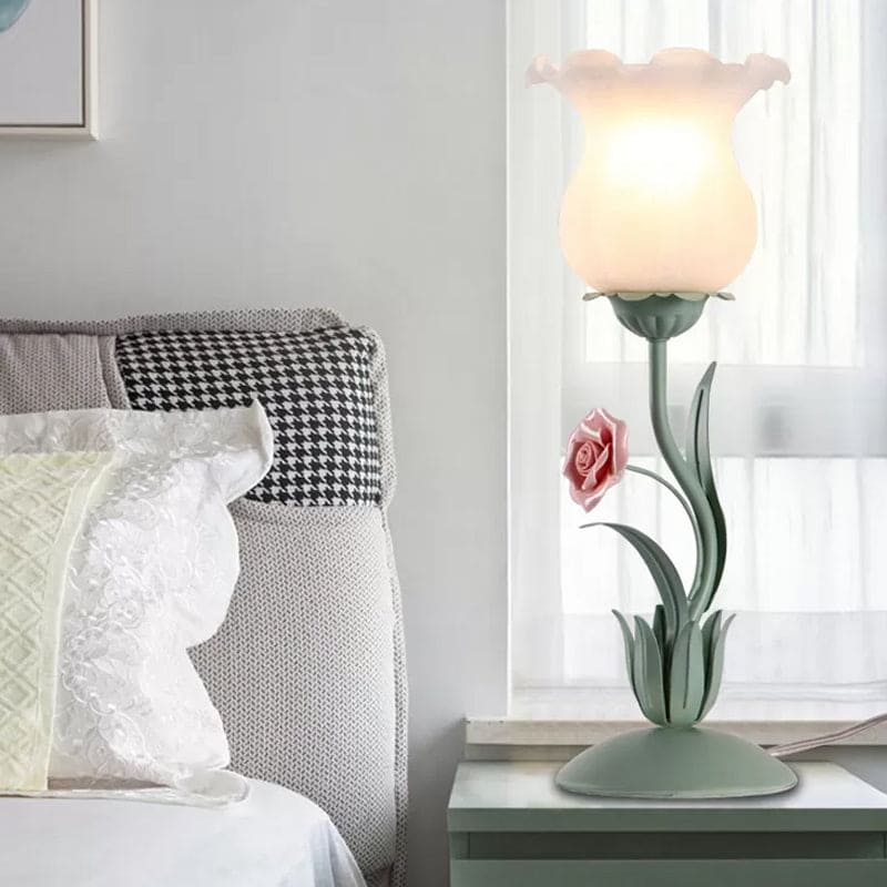 FloraGlow - Elegante Tafellamp met Bloemdesign