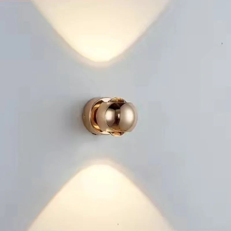 LumièreArt – Stijlvolle Wandlamp met Flexibele Verlichting