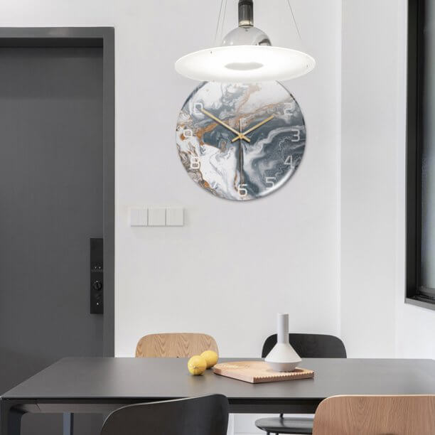 Stijlvolle Marmeren Wandklok met Geruisloze Mechanisme
