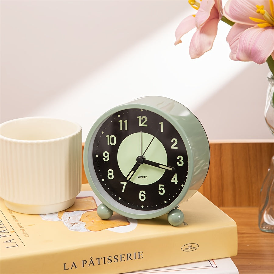 EleganceMetal Clock – Stijlvolle Metalen Wekker met Nachtlamp