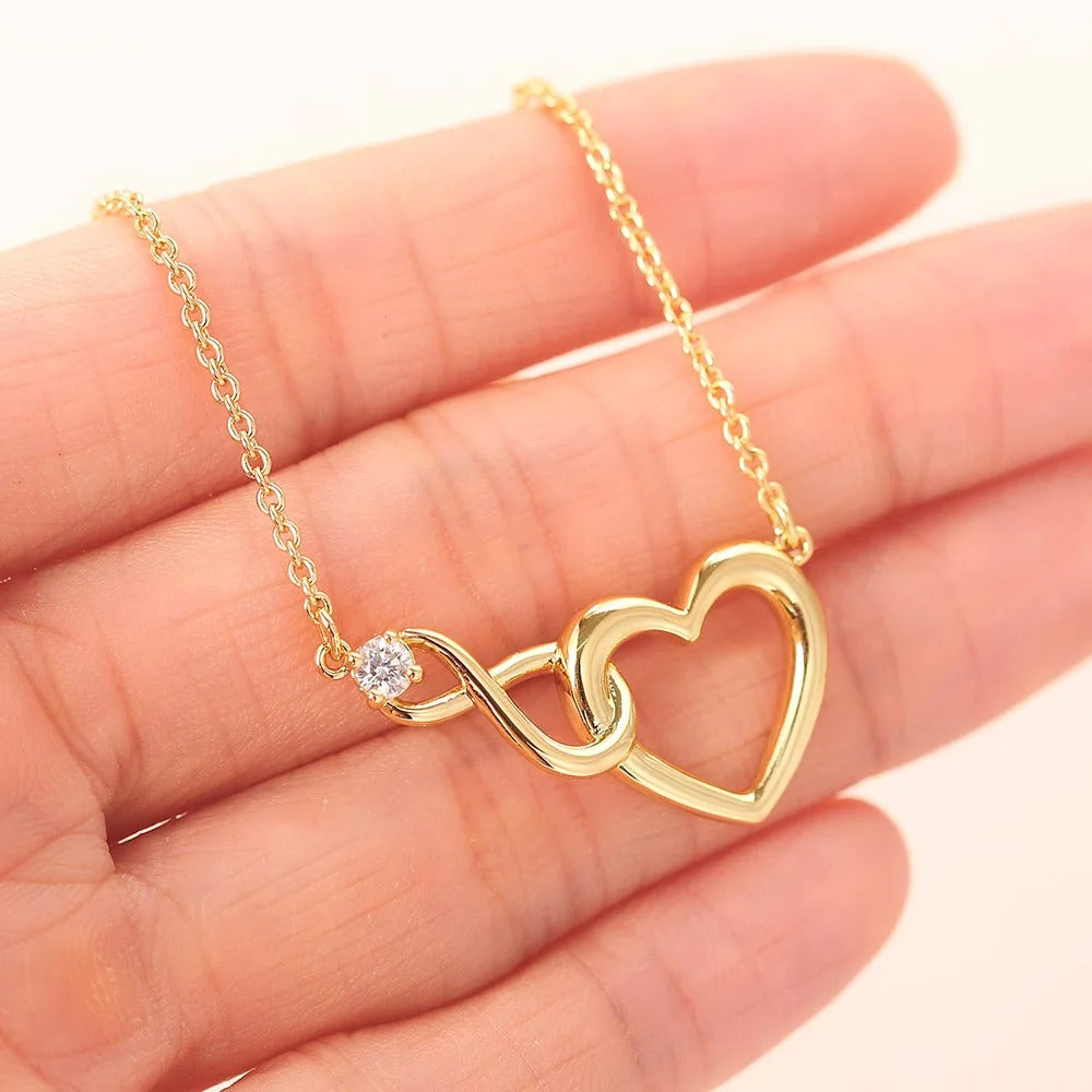 HeartBond Necklace – Tijdloos Sieraad van Verbonden Liefde