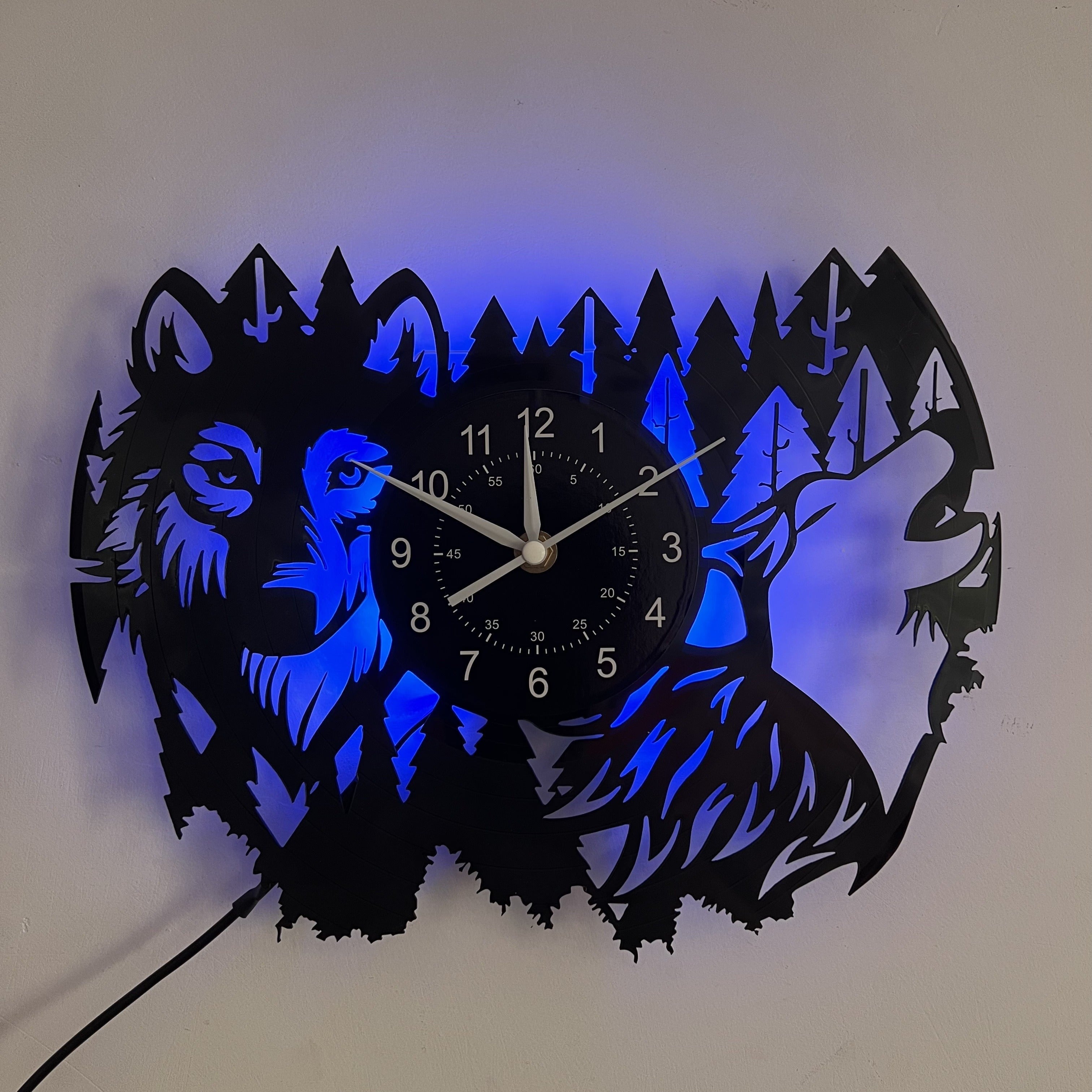 HuskyVinyl Clock – Rustieke Wandklok met Husky Design