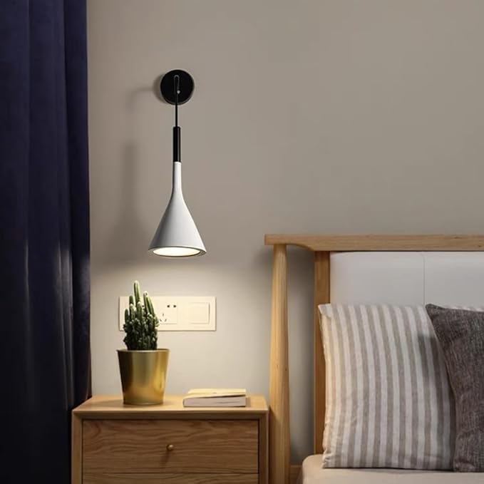 OrchidGlow Wall Lamp – Scandinavisch Design voor Elegante Verlichting