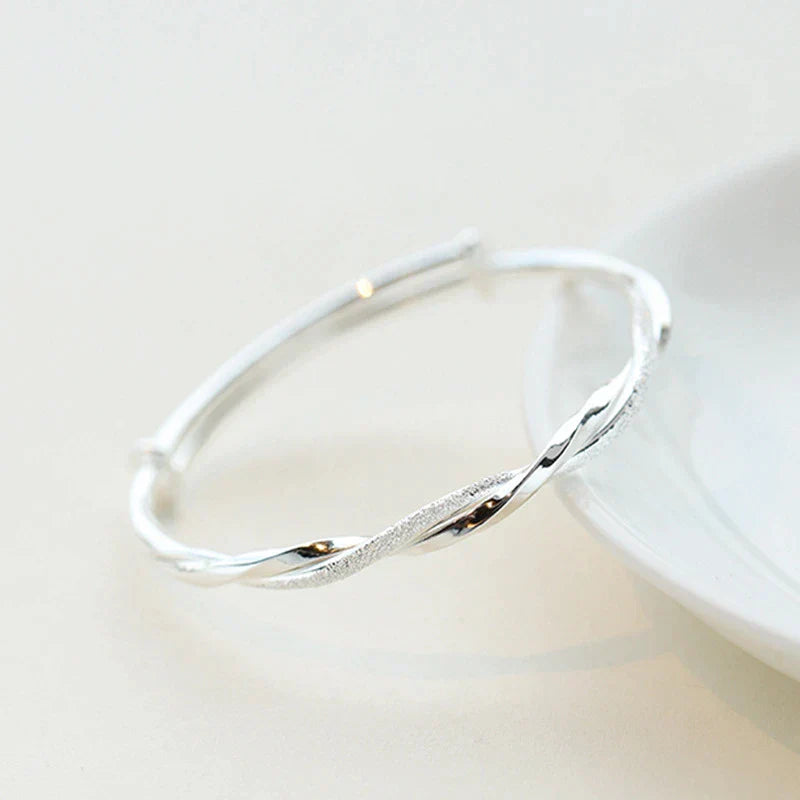 Elegante Gedraaide Zilveren Armring