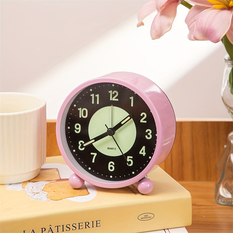 EleganceMetal Clock – Stijlvolle Metalen Wekker met Nachtlamp
