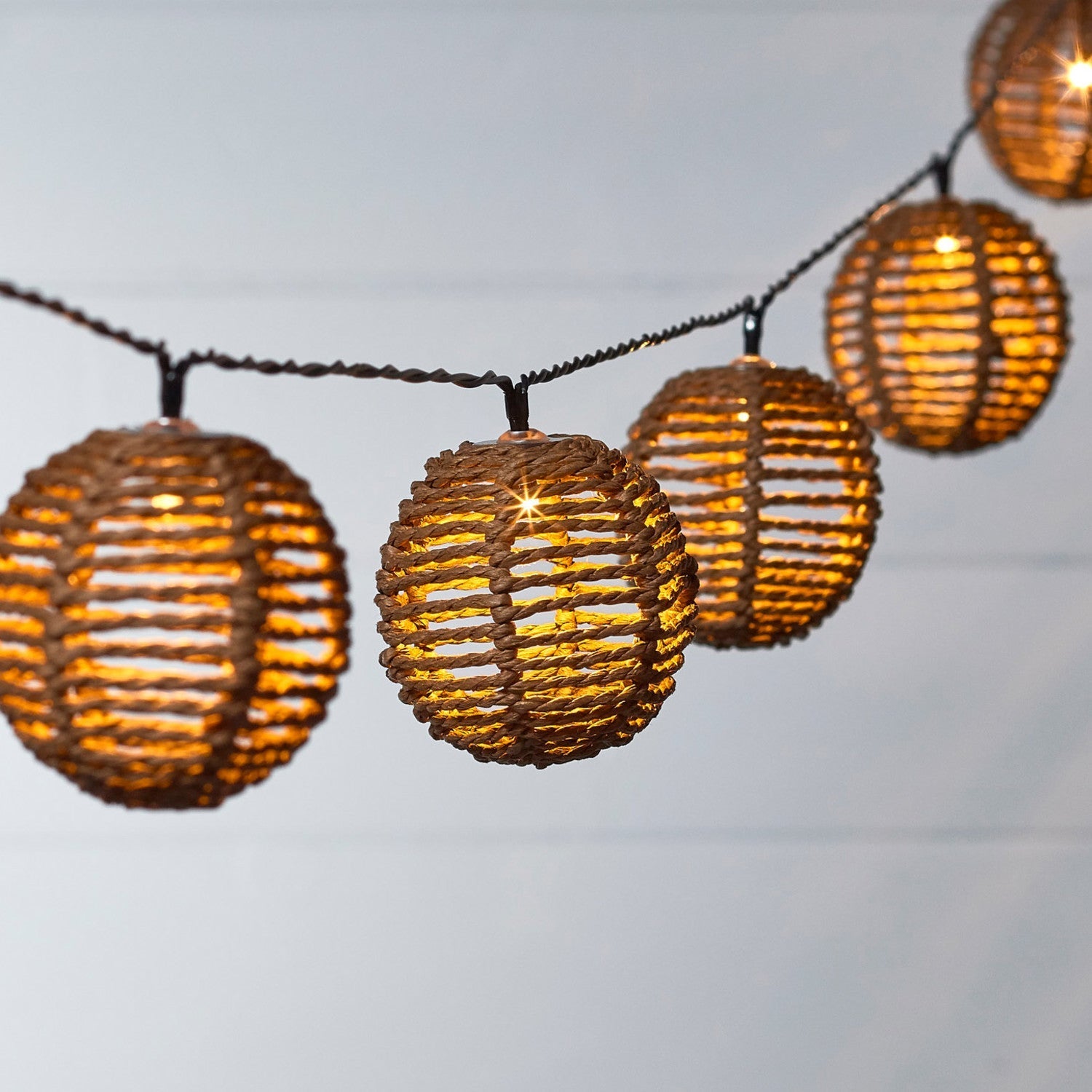 SolarGlow – Rattan Lichterketting met Magische Verlichting