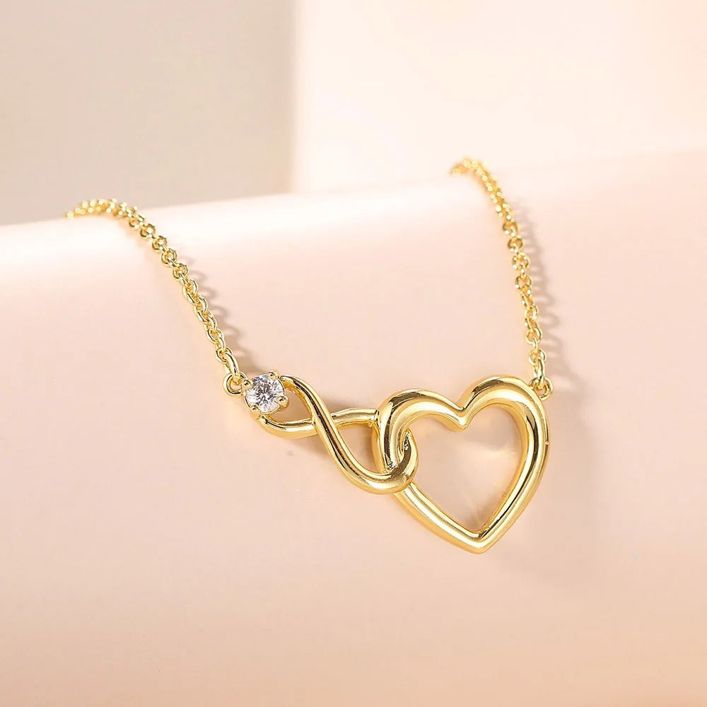 HeartBond Necklace – Tijdloos Sieraad van Verbonden Liefde