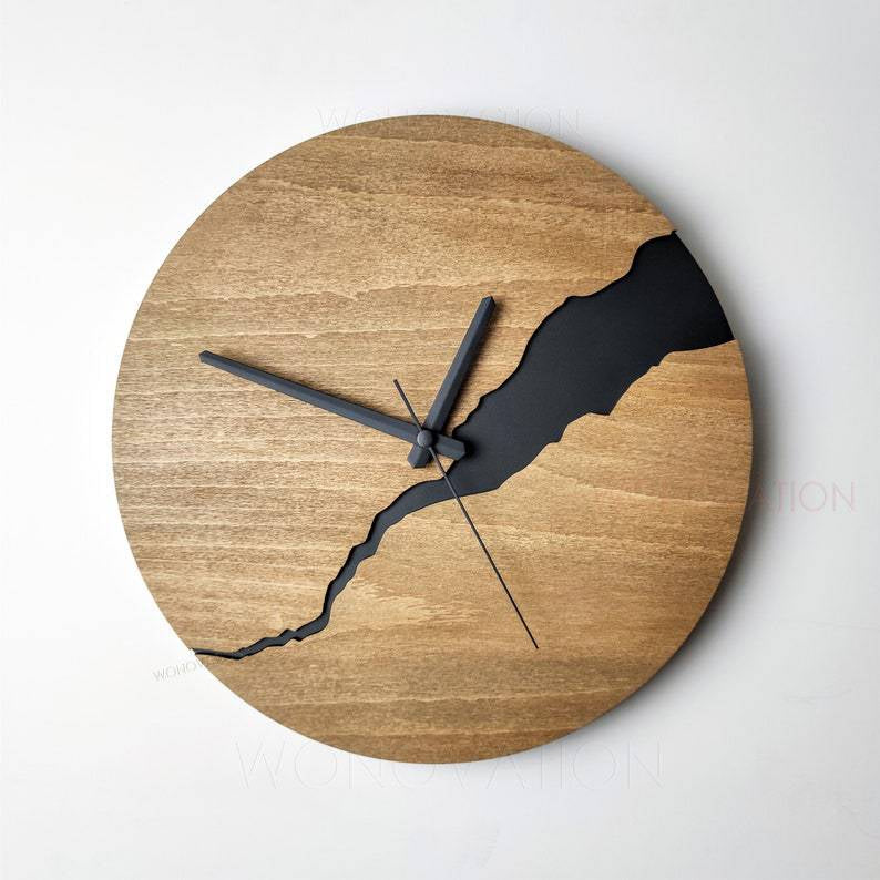 Surrealistische Wandklok - Kunstzinnige Tijdsaanduiding in Zwart