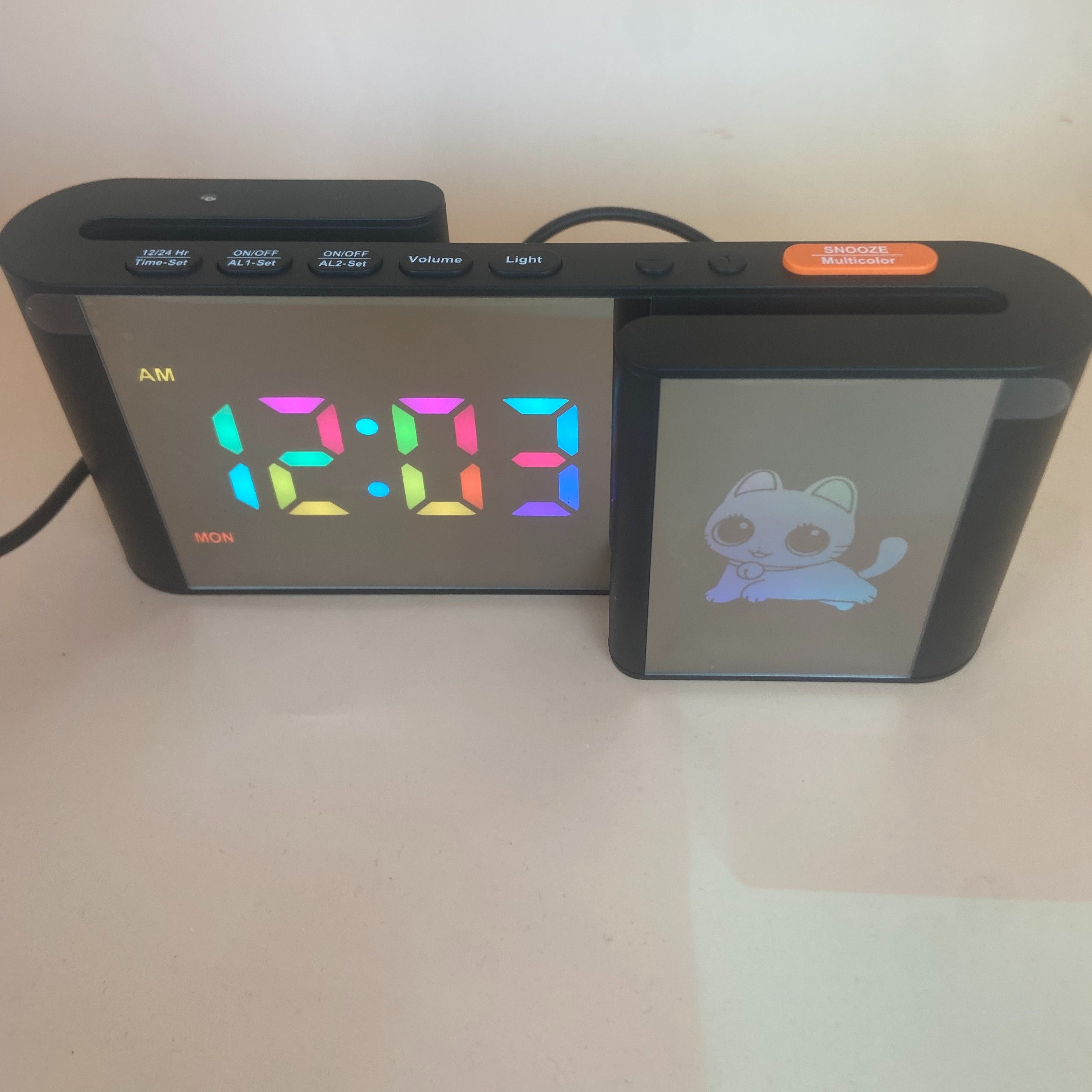 LumoBright Klok - Digitale Wekker met RGB Display