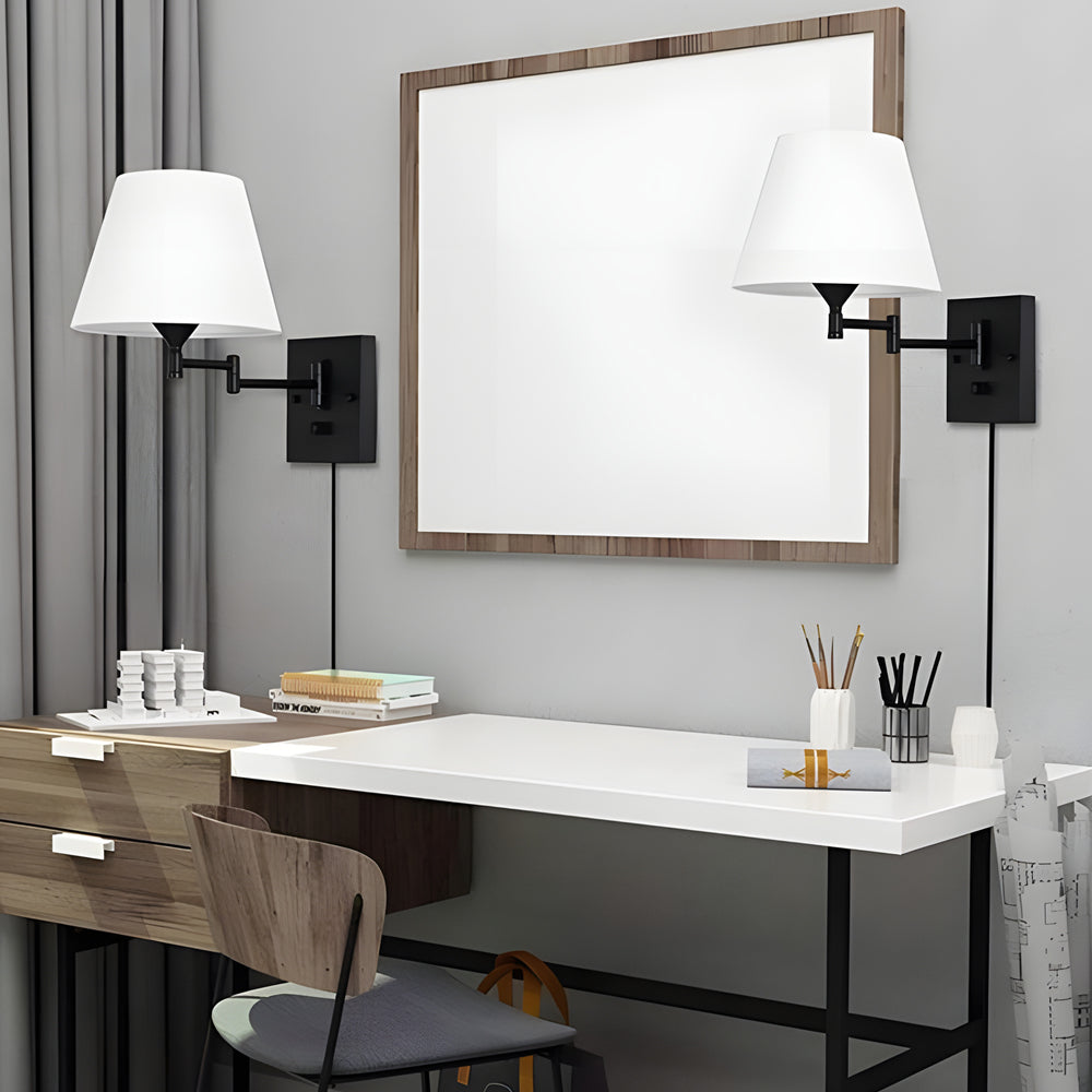 SwingLight – Verstelbare Wandlamp met Linnen Kap