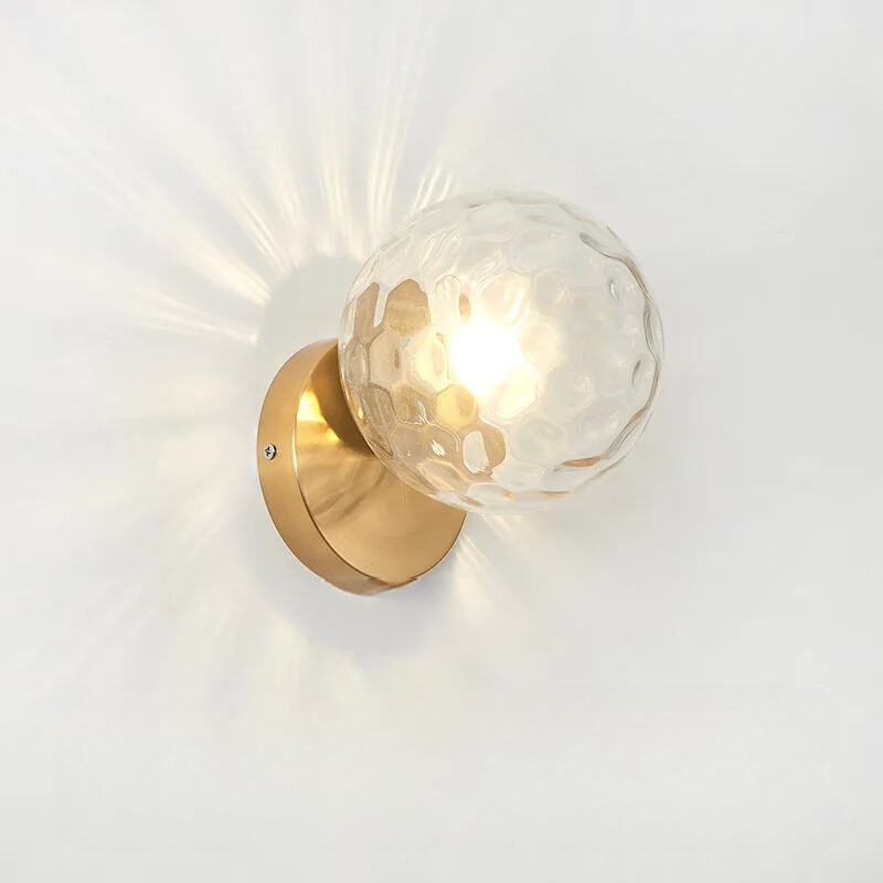 LuxeGlow - Stijlvolle Gouden Wandlamp met Glazen Bol