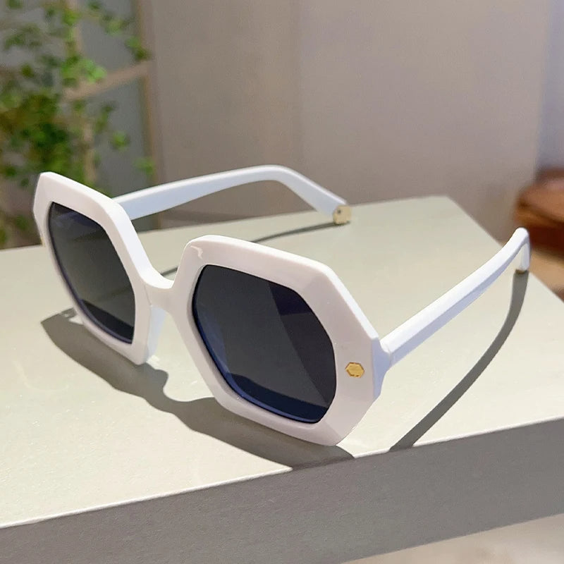 ReginaShade - Trendy Oversized Zonnebril voor Dames