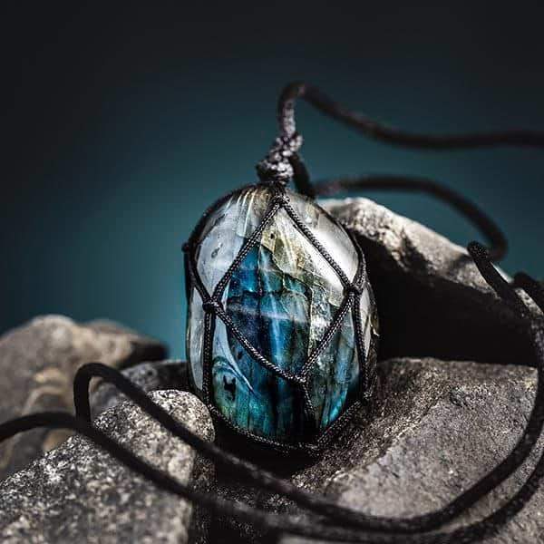 Aris DragonHeart Necklace – Mystieke Labradoriet Sieraad