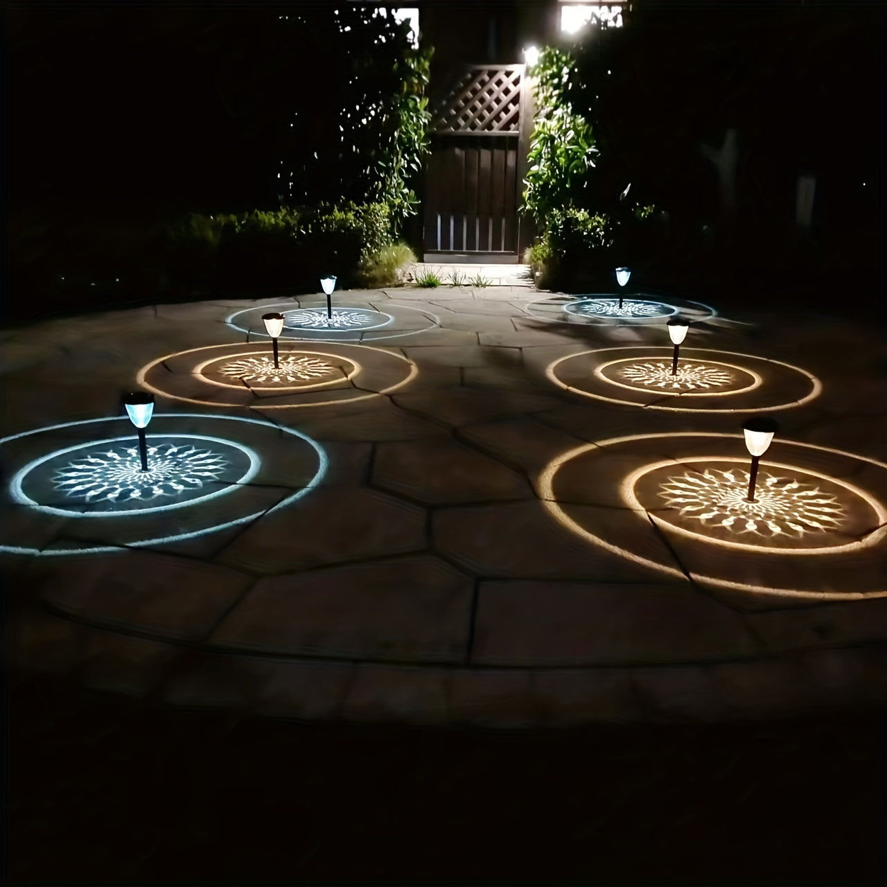 SolarGlow Lights – Set van 4 Kleurrijke Tuinverlichting voor Buiten