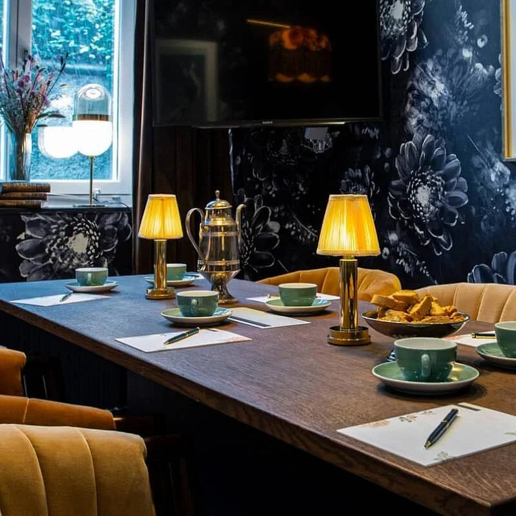 GleamLight Tafellamp - Verfijnde Messing Tafellamp voor Moderne Verlichting en Sfeer