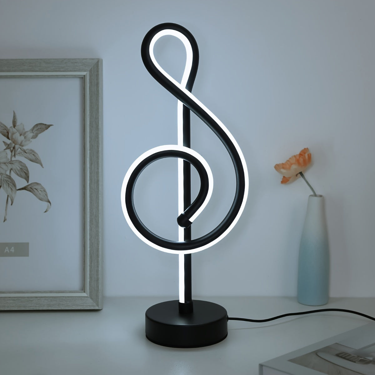 TrebleLight - Innovatieve LED Tafellamp met Verstelling