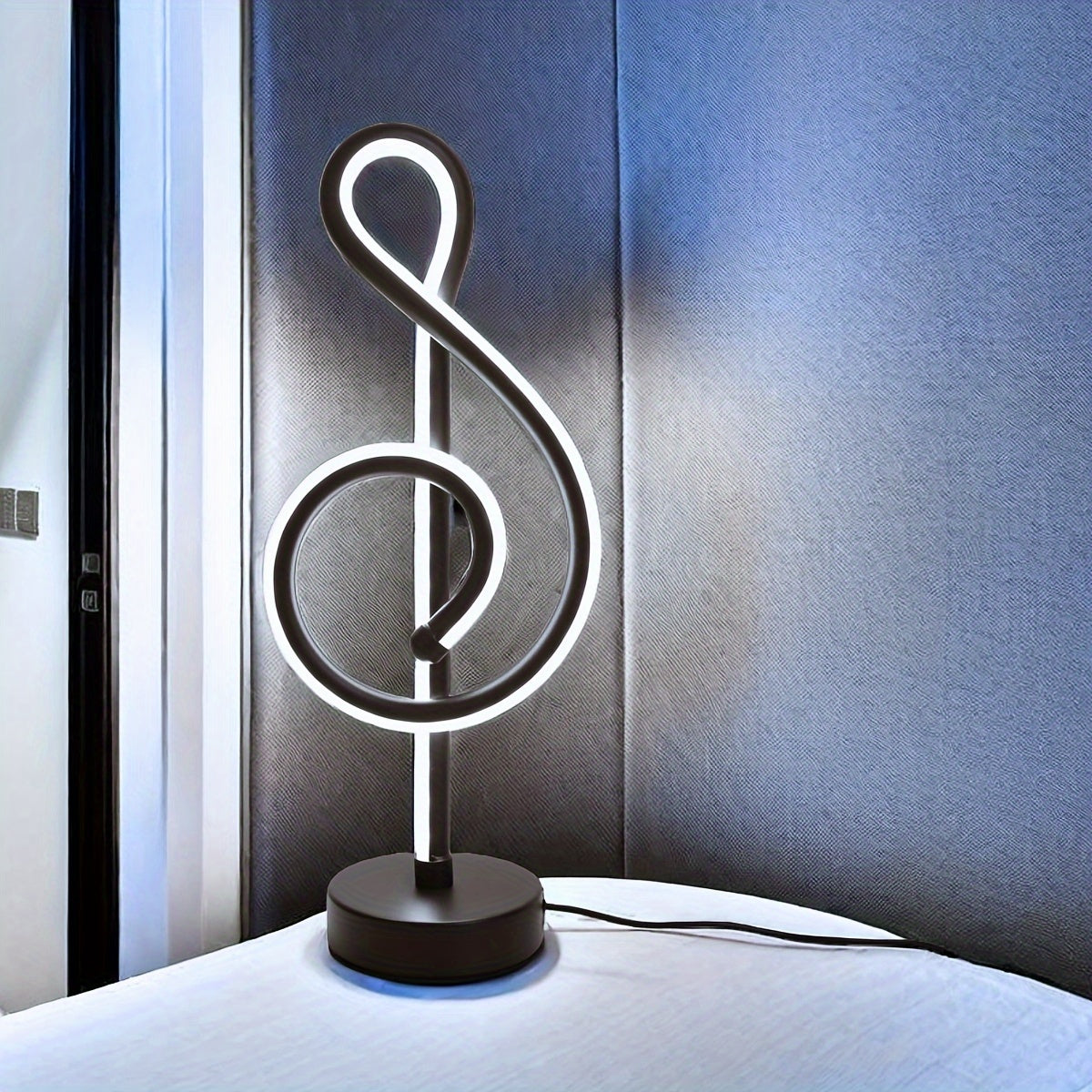 TrebleLight - Innovatieve LED Tafellamp met Verstelling