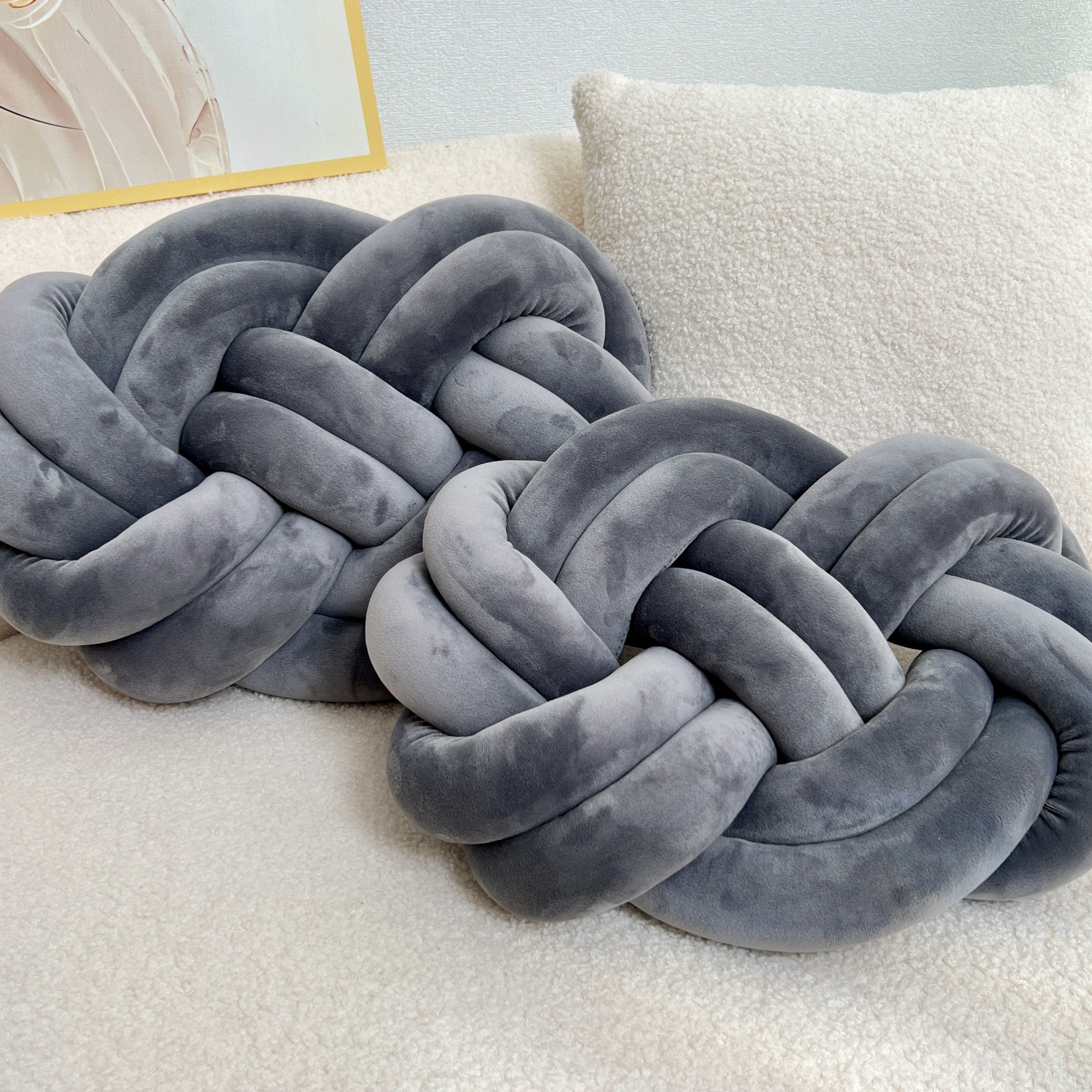 ComfortCloud Cushions - Luxe Pluche Kussens met Knoopdesign