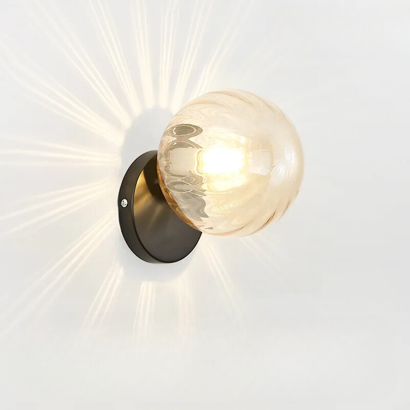 LuxeGlow - Stijlvolle Gouden Wandlamp met Glazen Bol