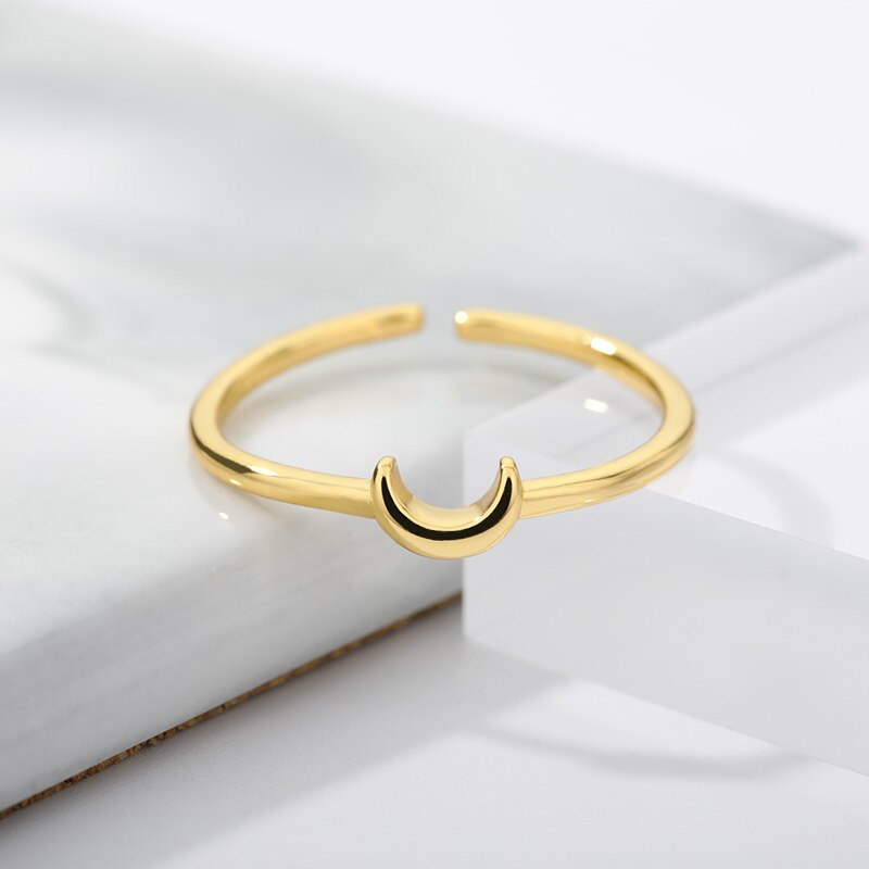 Nova – Strakke Halvemaan Ring voor Sieraden