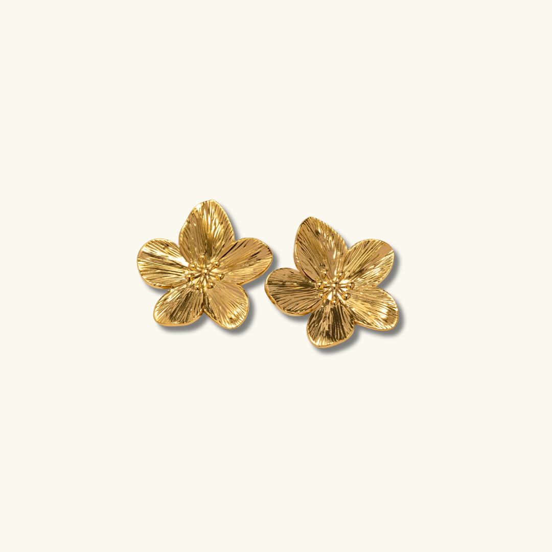 Elara Earrings - Elegante Bloemenontwerp in Goud