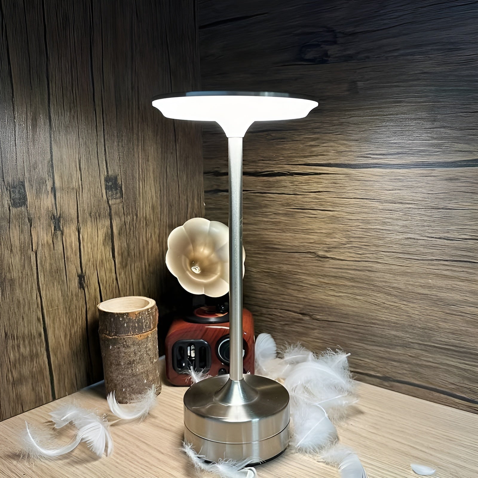 BeamEase Draadloze LED Lamp – Elegantie en Flexibiliteit in Eén