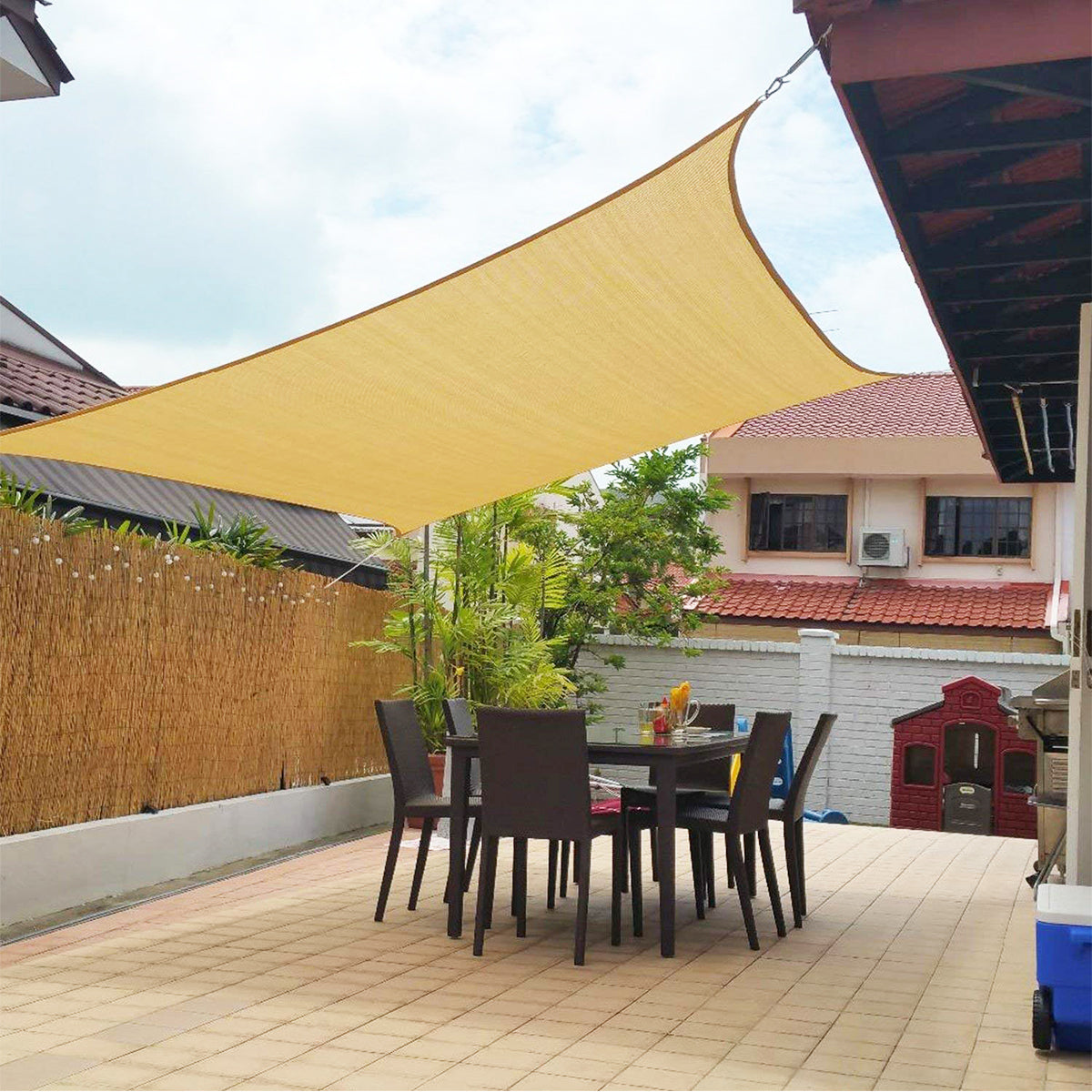 SunShade – Luxe Waterbestendig Schaduwdoek voor Tuin
