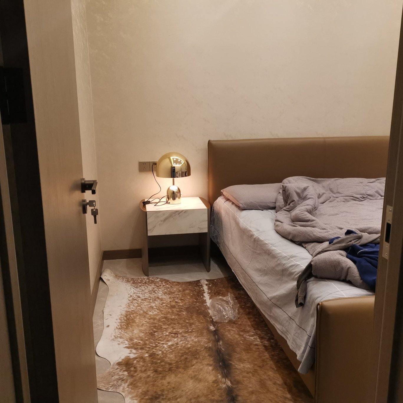 ChimeGlow Lamp - Klokvormige Elegantie voor Thuis