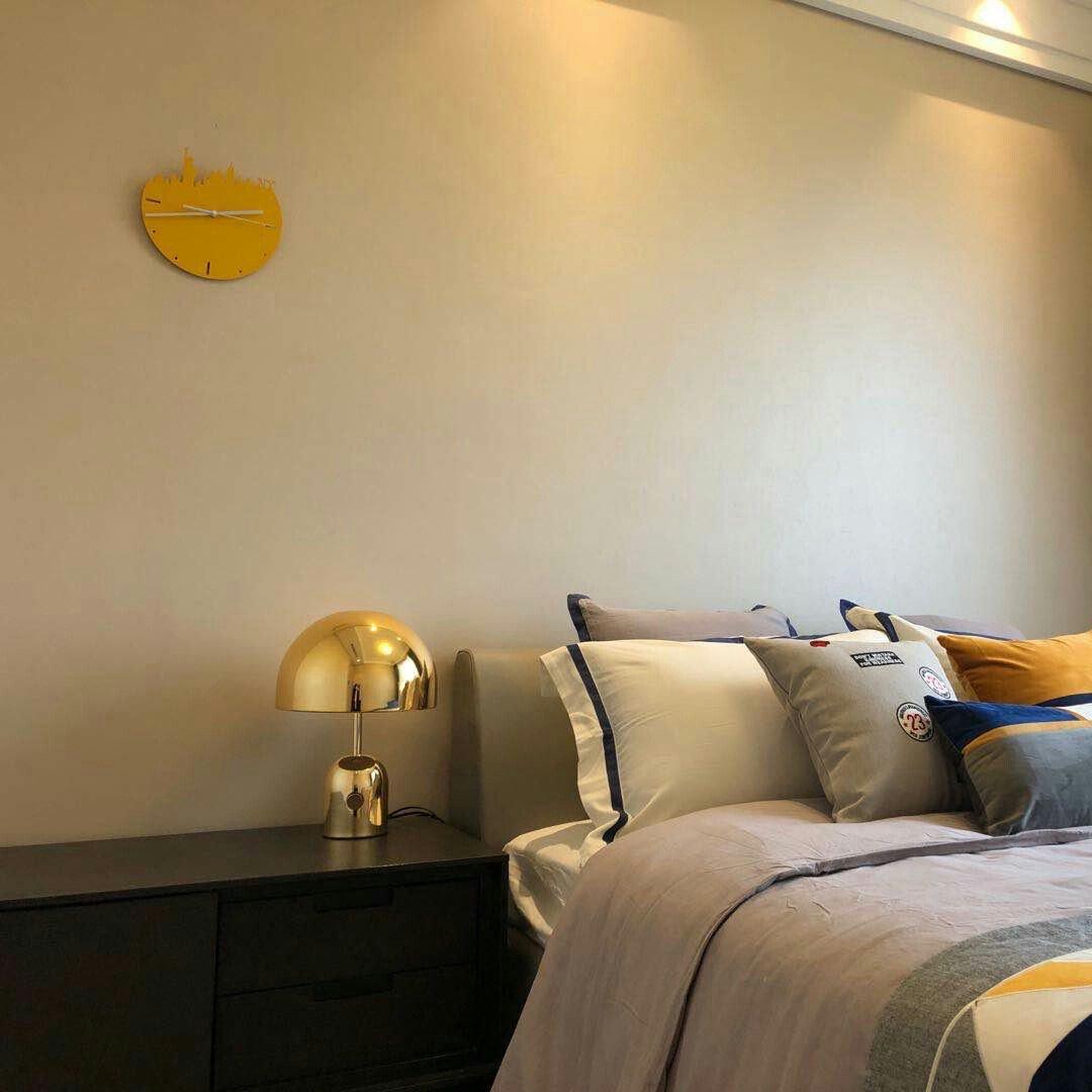 ChimeGlow Lamp - Klokvormige Elegantie voor Thuis