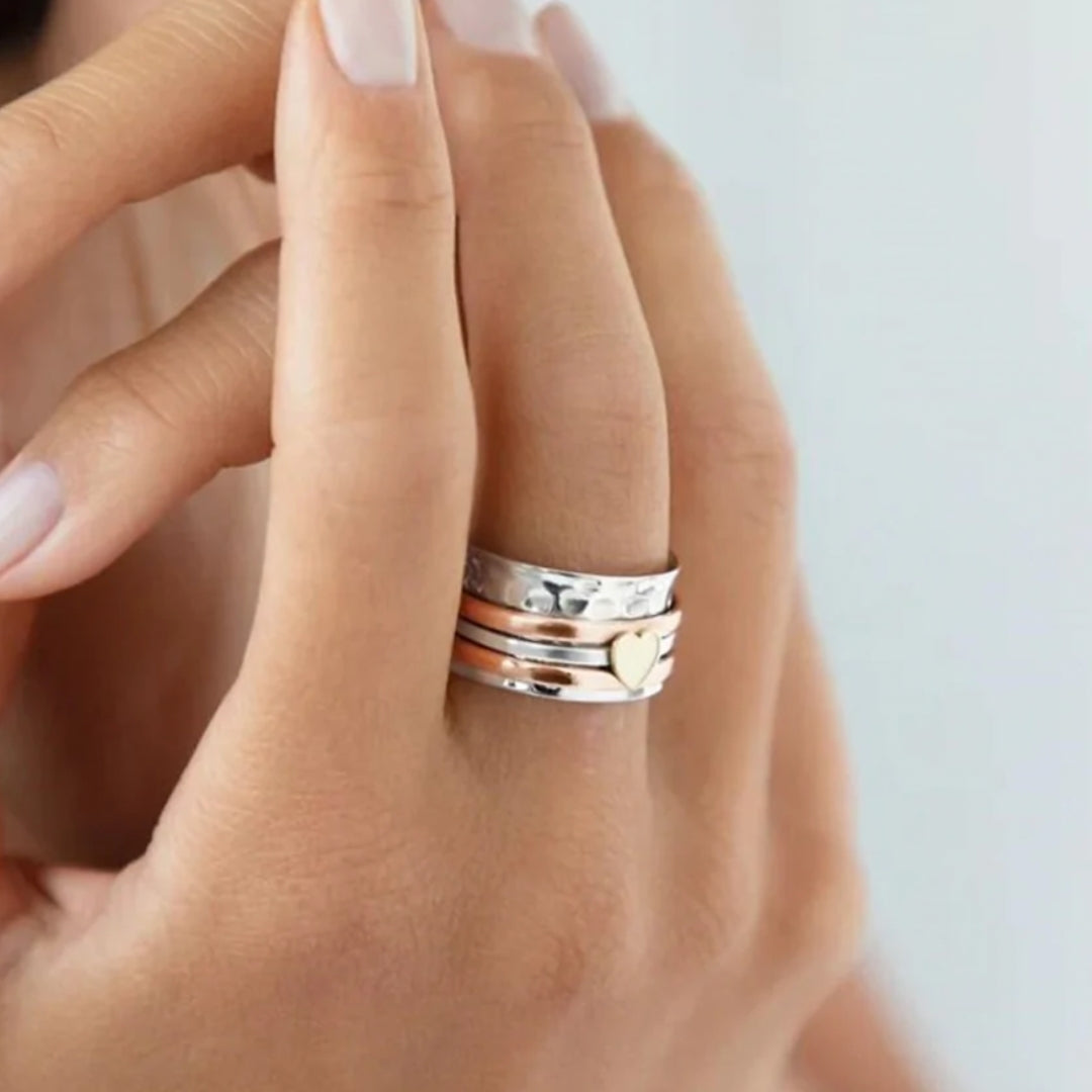 Amara Heart Spin Ring - A Touch of Elegance