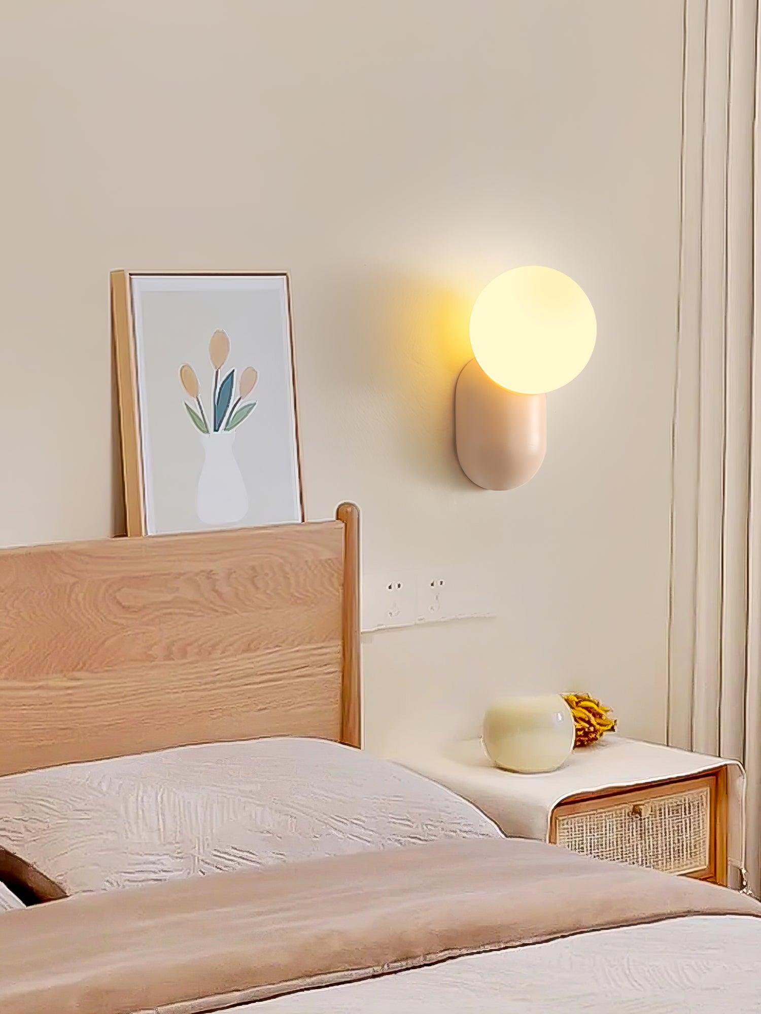 ChicGlow Resin Wandlamp – Elegantie en Energiezuinigheid in Één