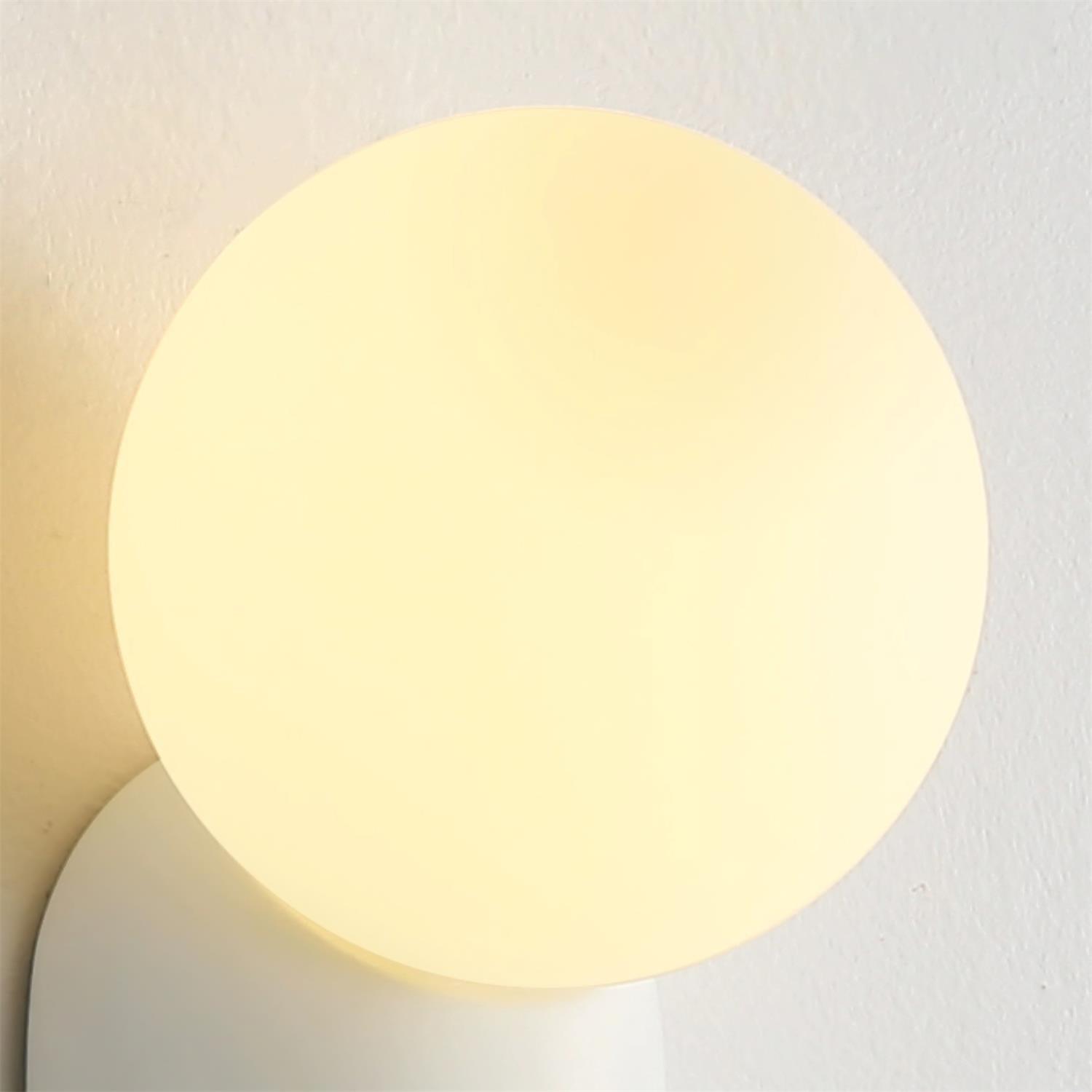 ChicGlow Resin Wandlamp – Elegantie en Energiezuinigheid in Één