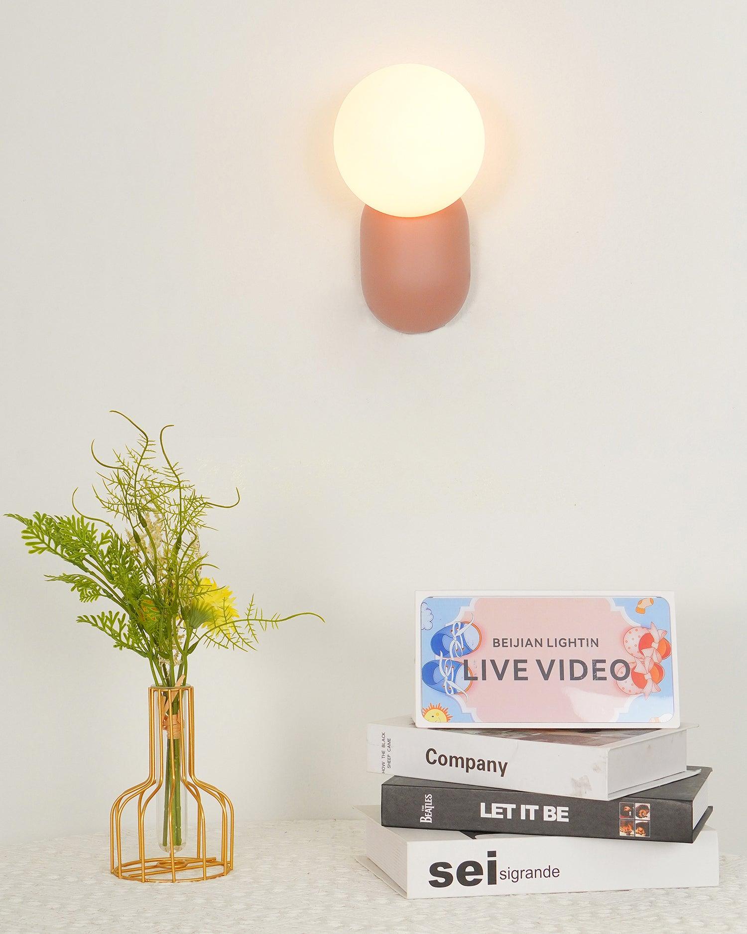 ChicGlow Resin Wandlamp – Elegantie en Energiezuinigheid in Één