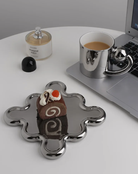 Marcia Cup Set – Elegante Porseleinen Kop en Bord