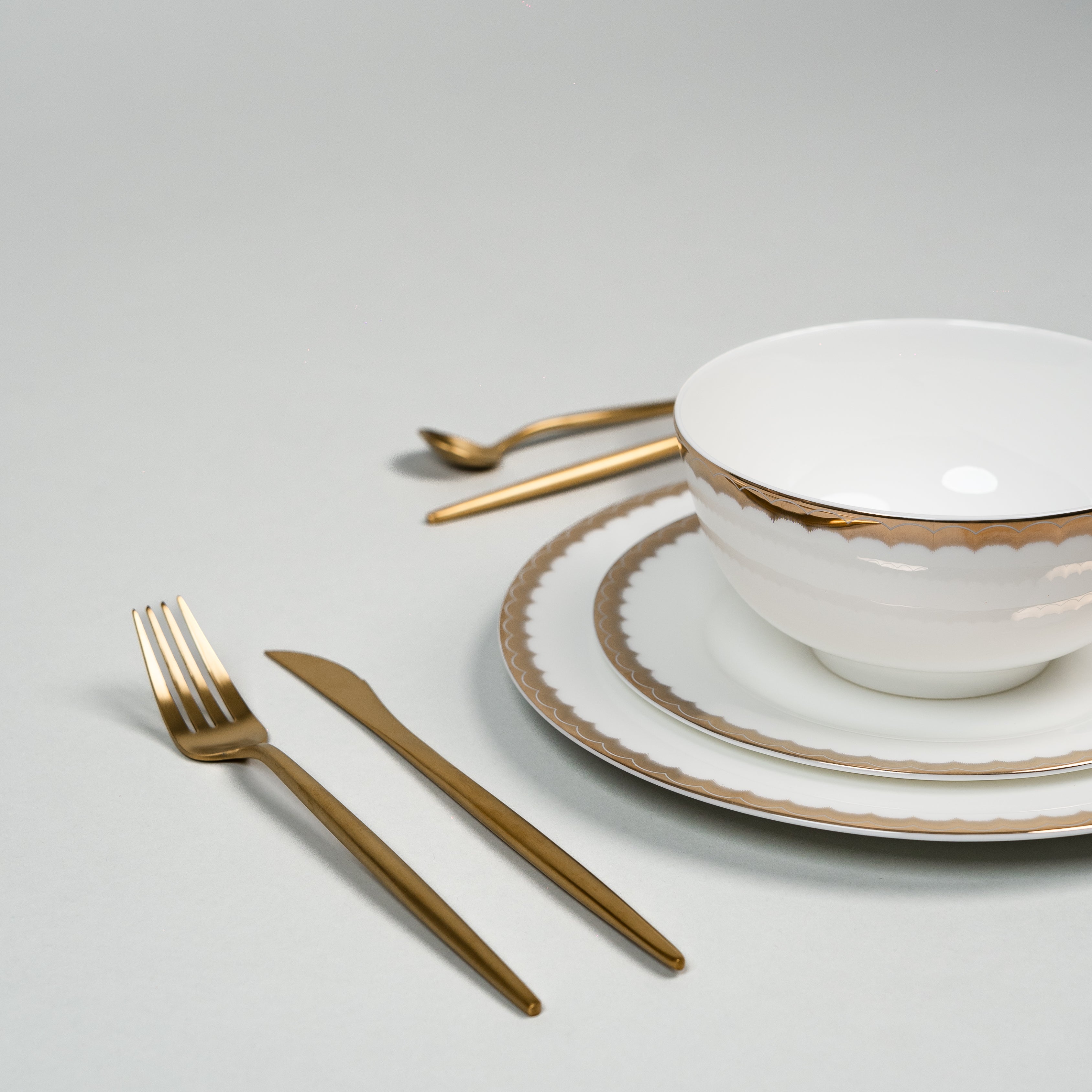 Ripple Luxe – Bordenset met Gouden Rand