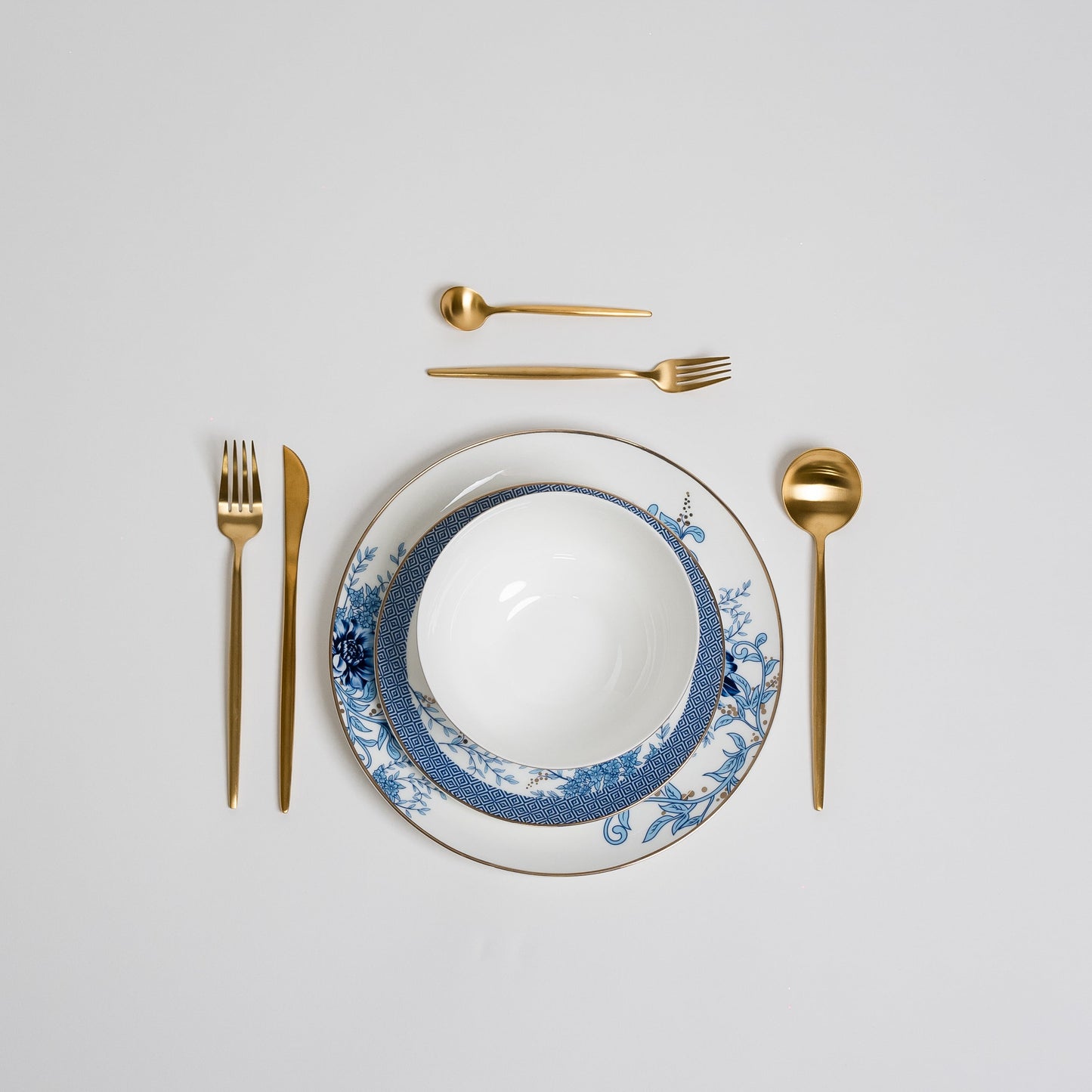 BlueFlower – Luxe Porseleinen Bordenset 12-delig