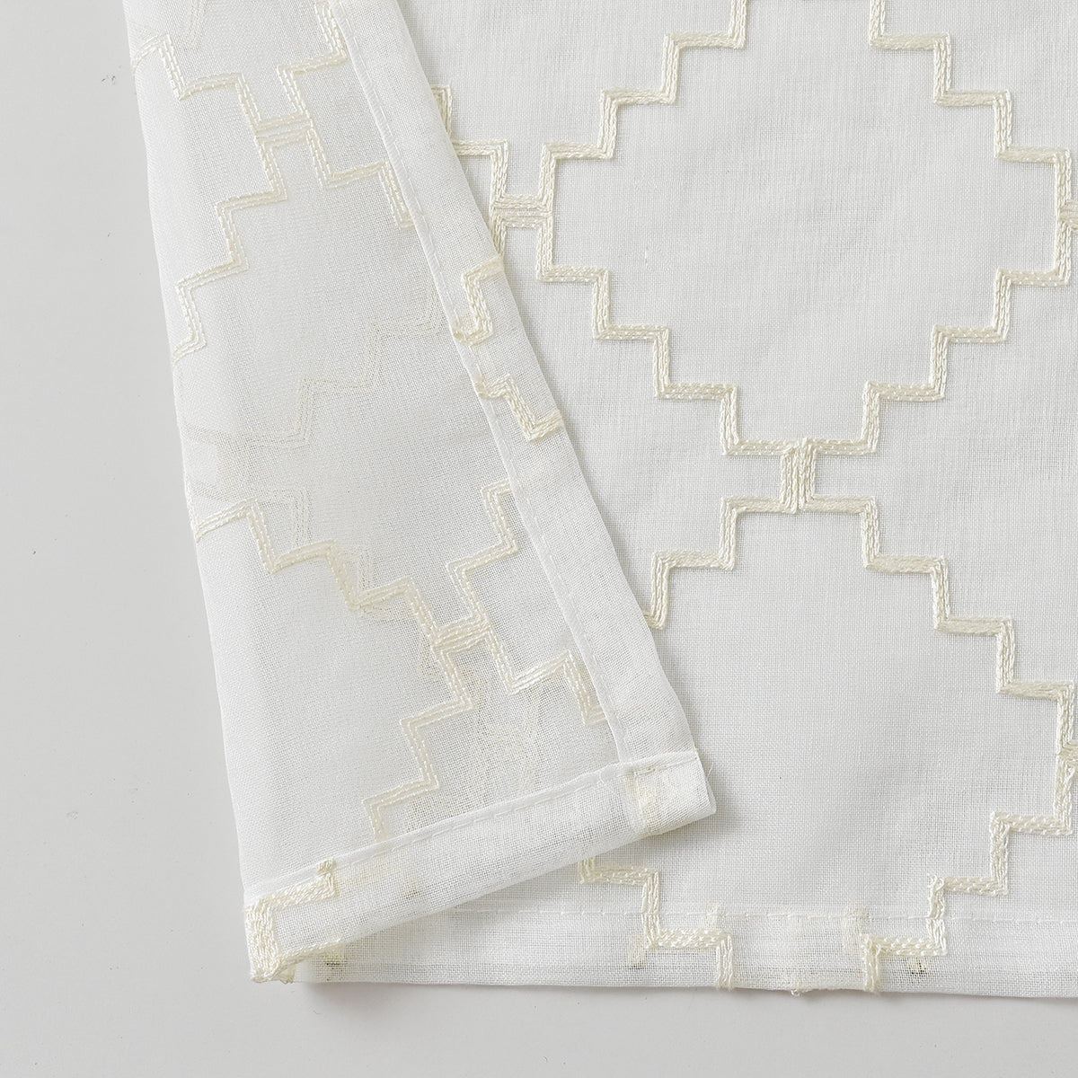 NatureGlow Curtains - Luxe Verduisterende Gordijnen voor Serene Interieurs