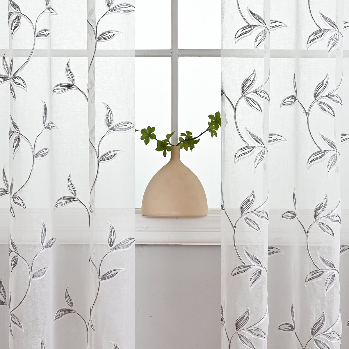 NatureGlow Curtains - Luxe Verduisterende Gordijnen met Bloemenmotief