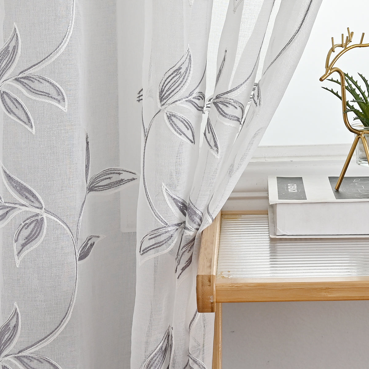 NatureGlow Curtains - Luxe Verduisterende Gordijnen met Bloemenmotief