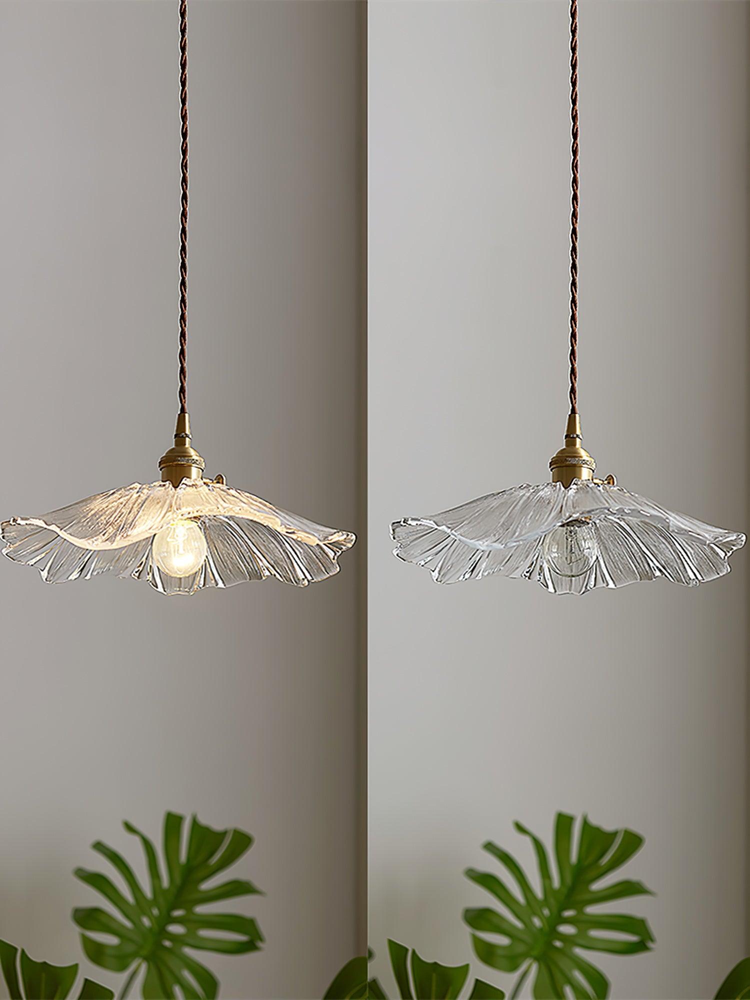 NostalgieLicht - Retro Glazen Hanglamp met Koperen Accenten