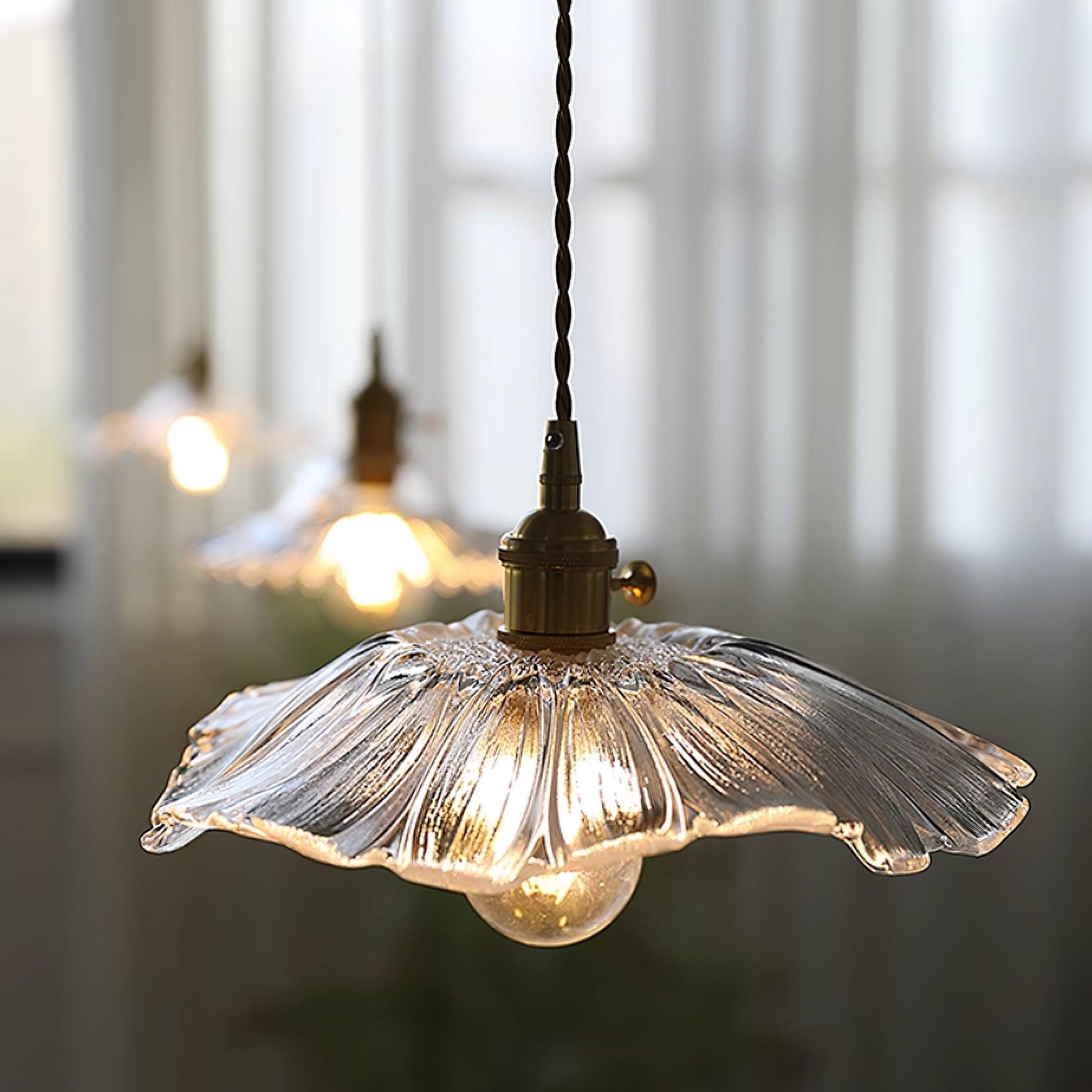 NostalgieLicht - Retro Glazen Hanglamp met Koperen Accenten