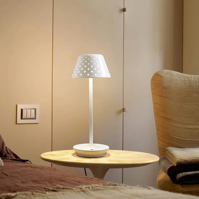 LuxeGlow – Draagbare LED Tafellamp voor Moderne Interieurs