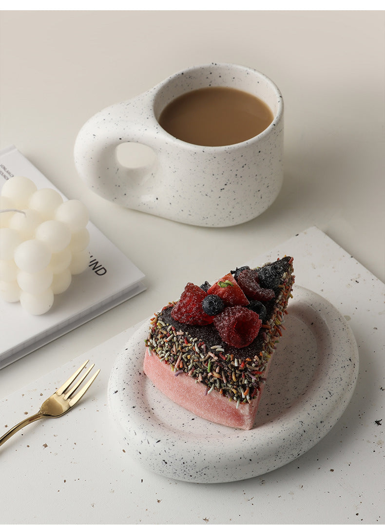 Timeless Elegance - Minimalistische Porseleinen Kop en Schotel Set