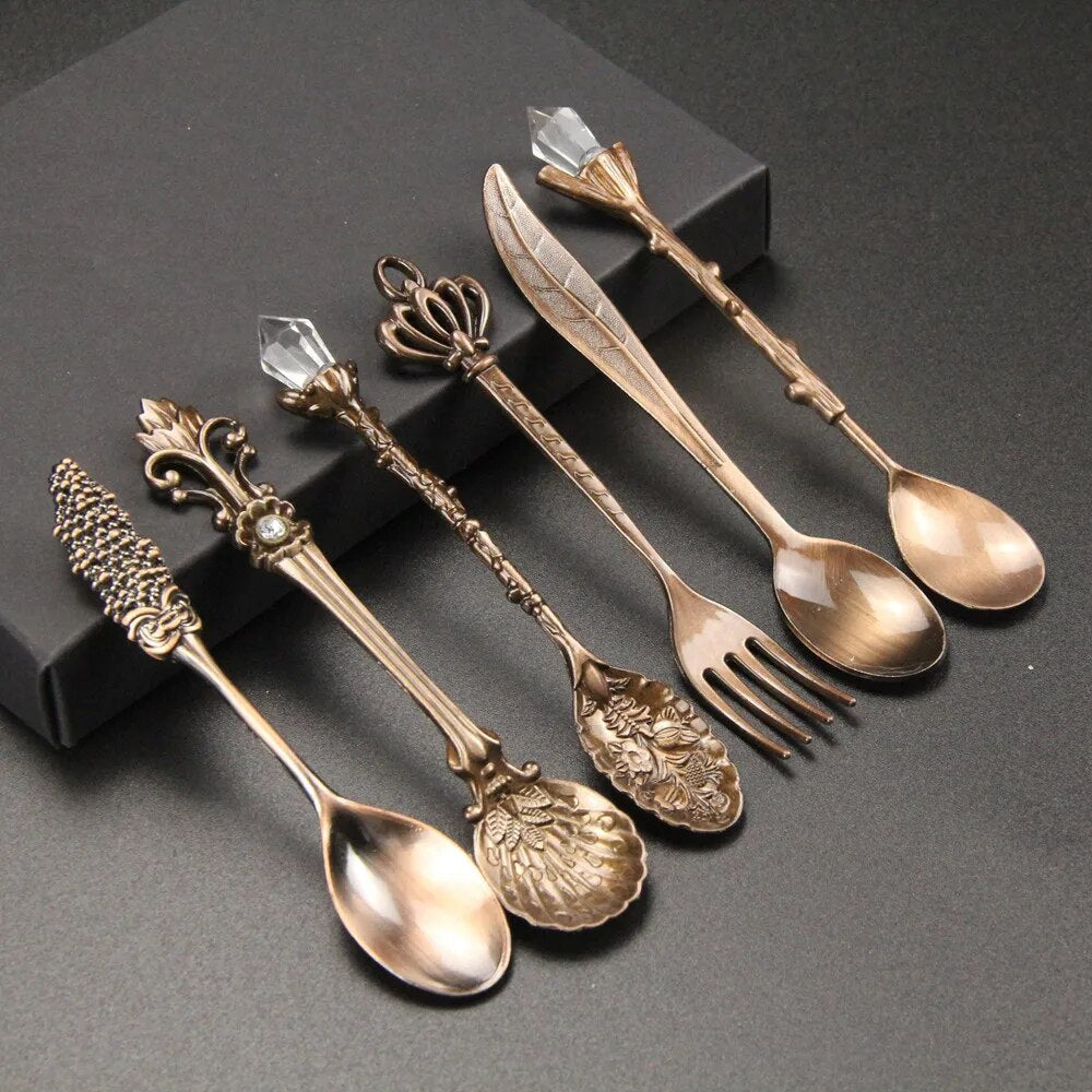 Vintage Gegraveerde Theelepel – Klassieke Elegantie voor Jouw Tafel